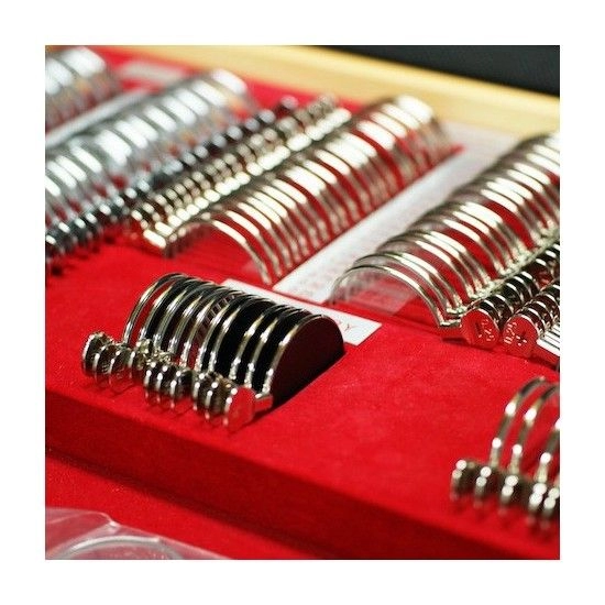 Caja metálica de 260 lentes de prueba